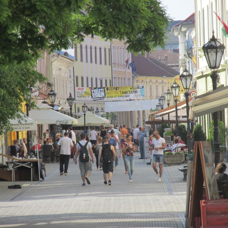 Fortuna Apartments Eger Exterior foto